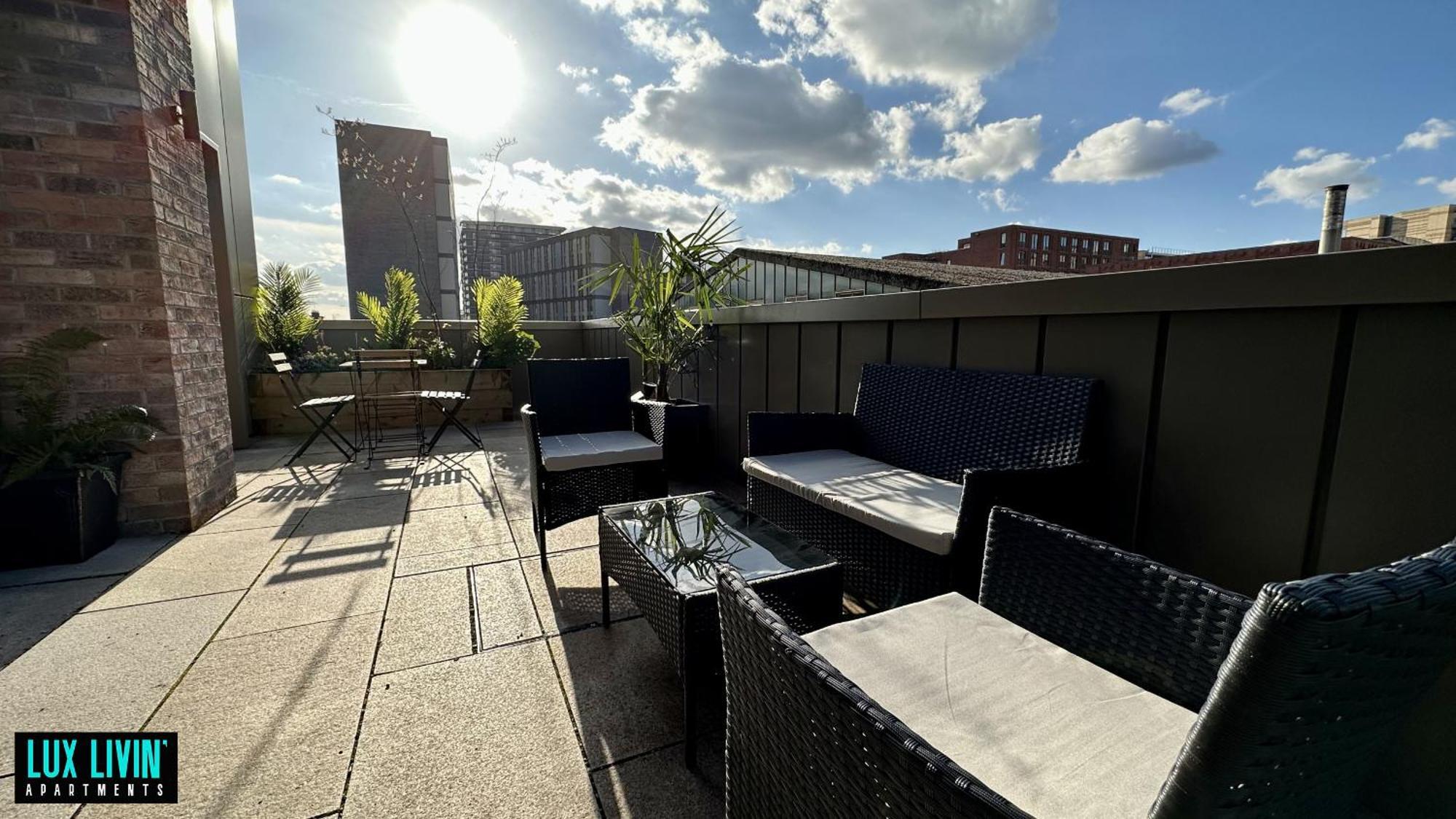 Lux Livin' Apartments - Luxury 2 Bed Apartment With Sky Garden Manchester Oda fotoğraf