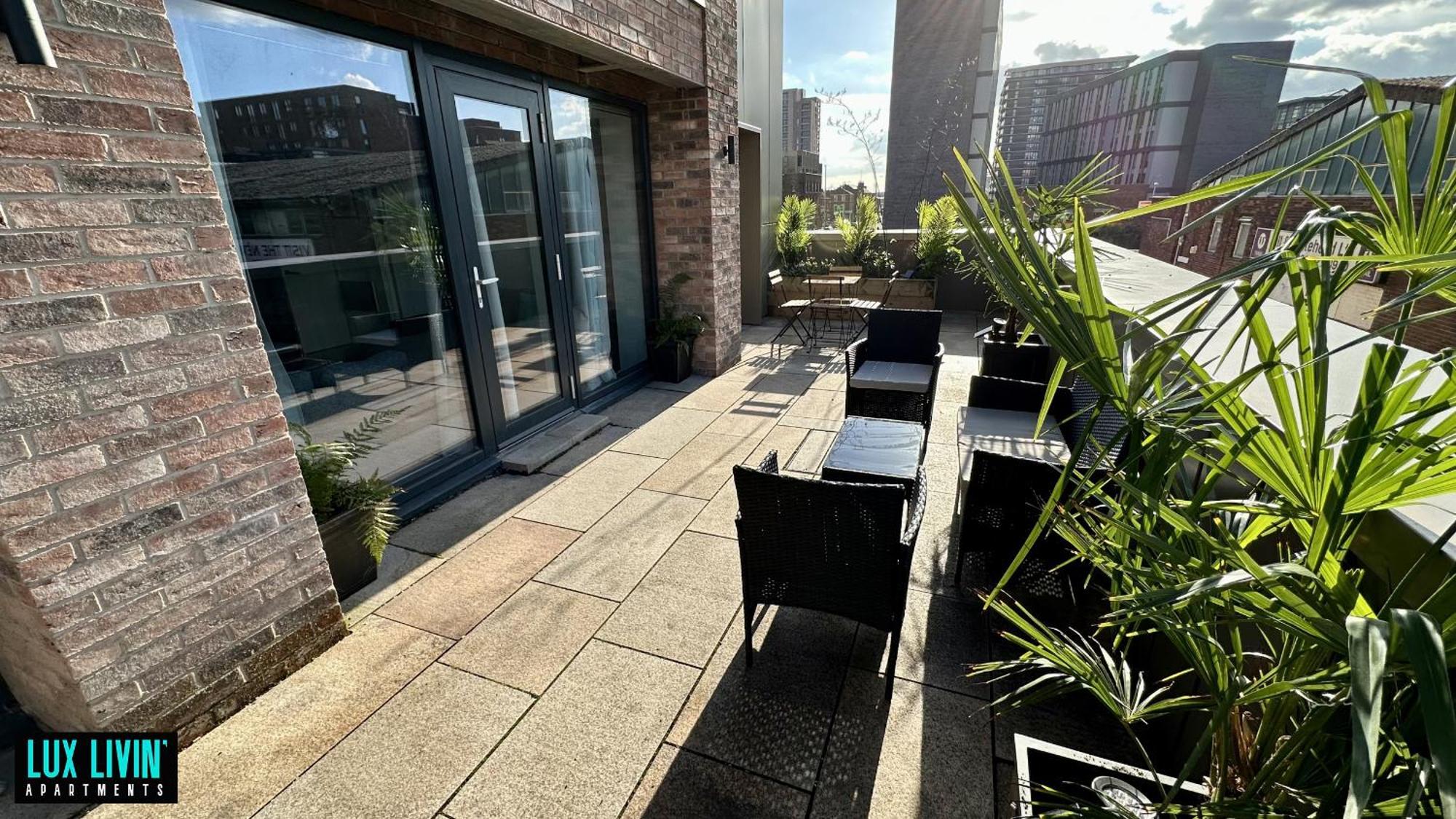 Lux Livin' Apartments - Luxury 2 Bed Apartment With Sky Garden Manchester Oda fotoğraf